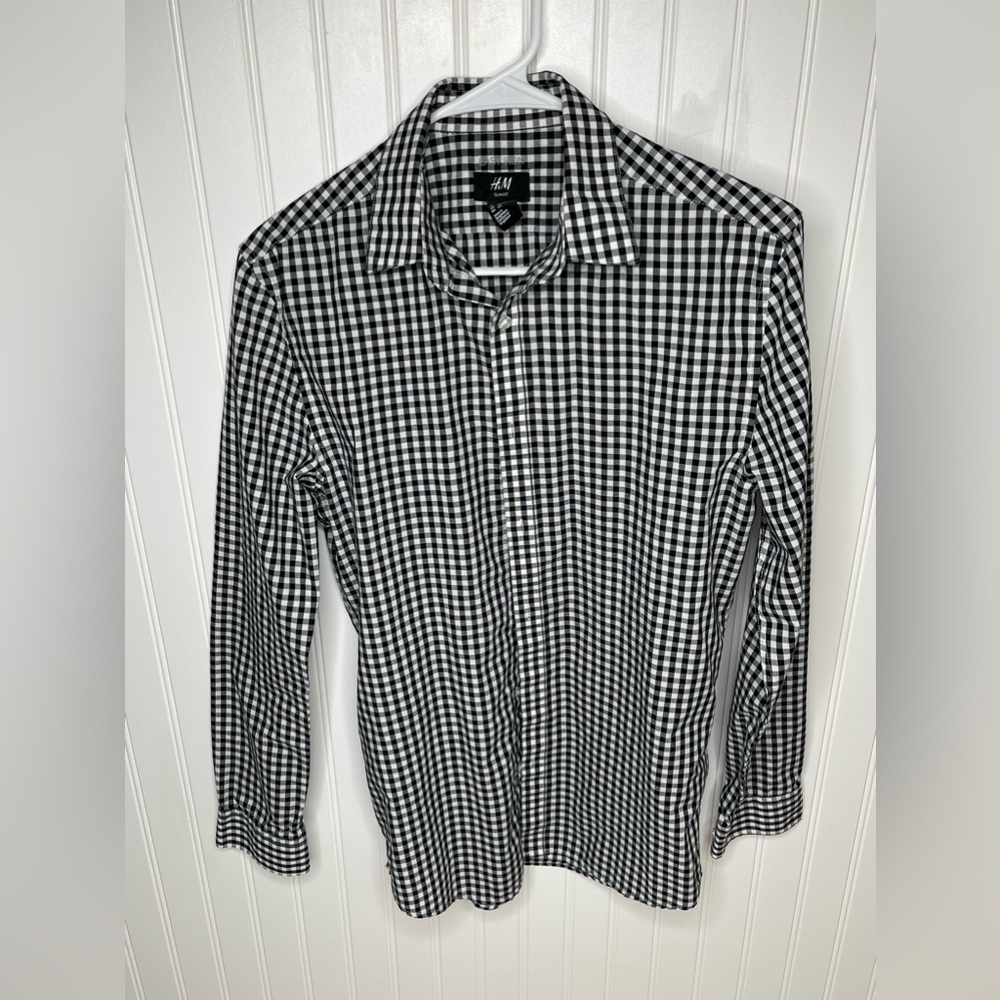 H&M mens small slim fit dress shirt.